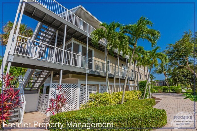 Foto del edificio - 3 br, 3 bath House - 1085 5th St. S