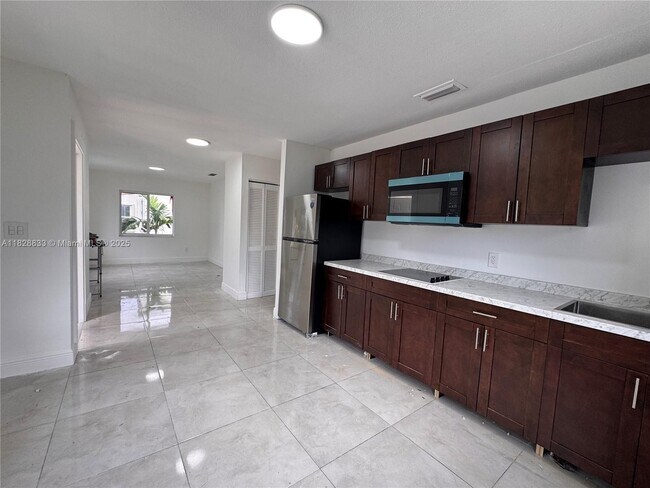 Foto del edificio - 2803 SW 26th St
