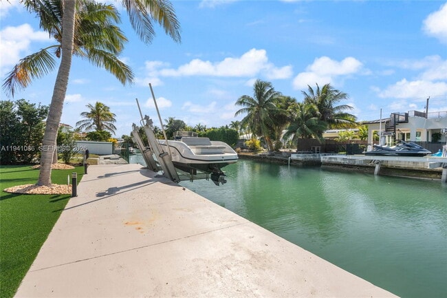 Photo - 7810 Hawthorne Ave House