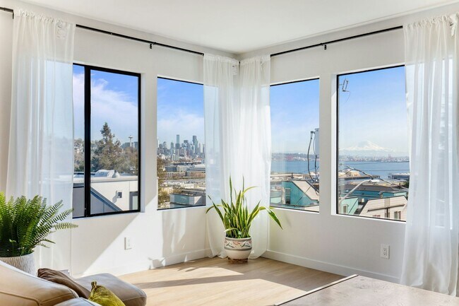 Foto del edificio - 2348 West Plymouth Street, Unit 3
