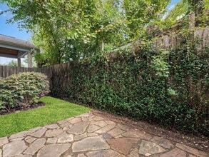 Building Photo - 1506 Nashua St