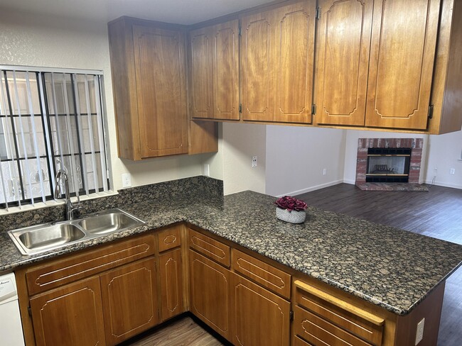 Building Photo - 1806 La Corunna Pl