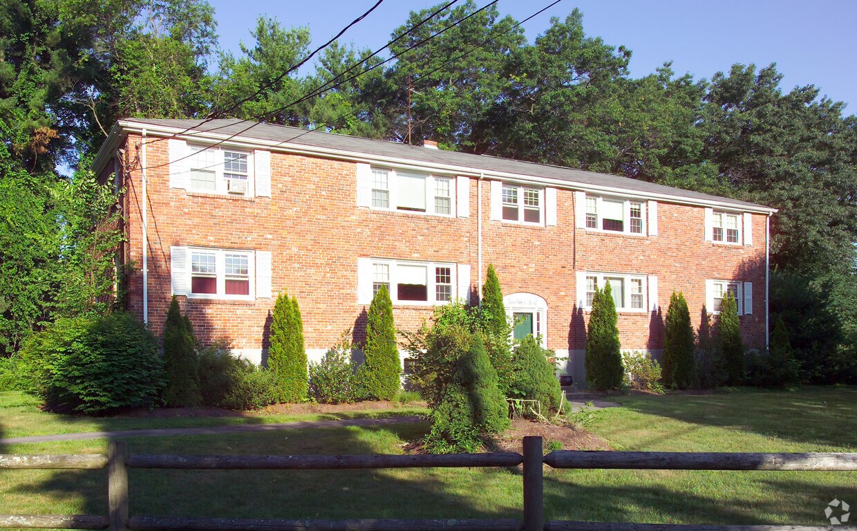 10 Pierce St, Foxboro, MA 02035 Apartments in Foxboro, MA