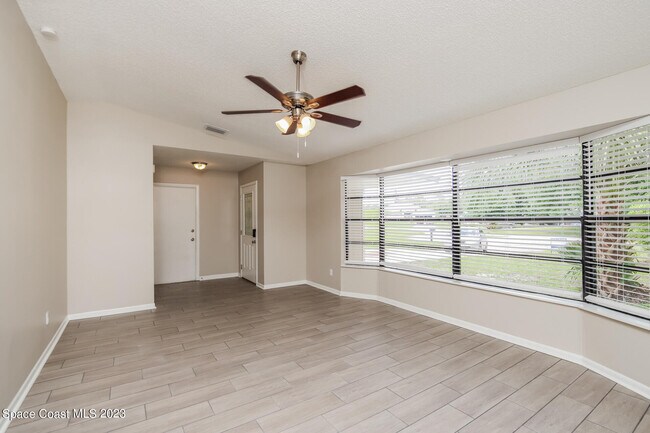 Foto del edificio - 1290 Sail Ct SE