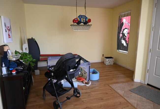 Foto del edificio - Resident Benefit Package Property