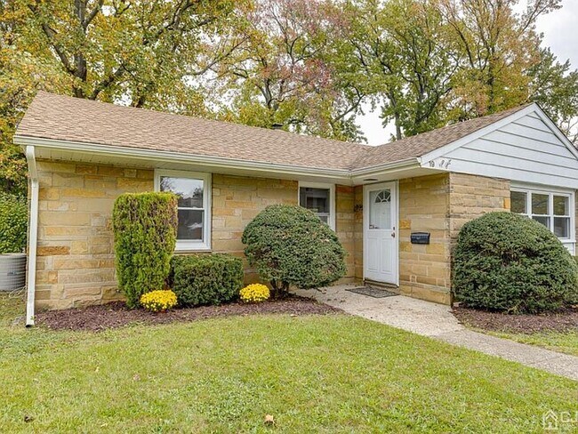 Building Photo - 19 Melville Rd