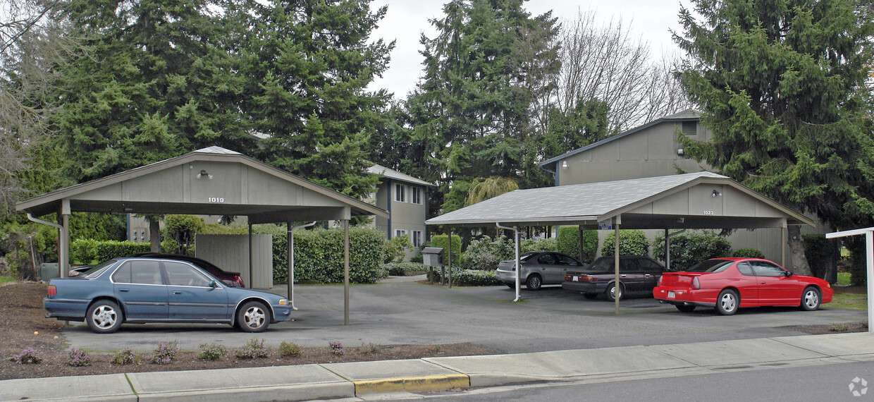 Primary Photo - Sleepy Hollow Court Apartments