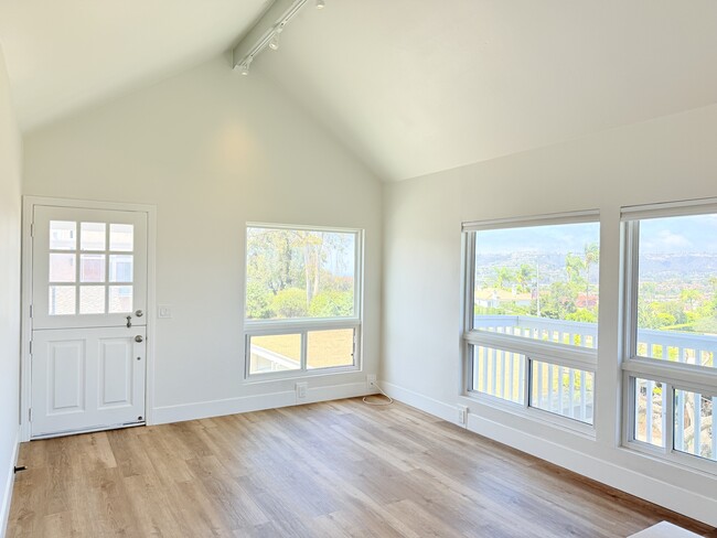 Building Photo - 24033 Vista Corona