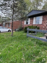 Building Photo - 5819 Medtree Pl
