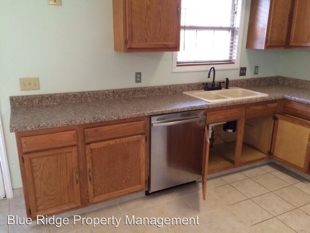 Building Photo - 3 br, 2.5 bath House - 405 Neal Drive