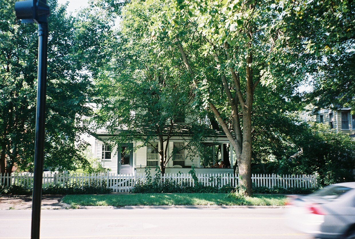 Victorian House - 706 W Springfield Ave