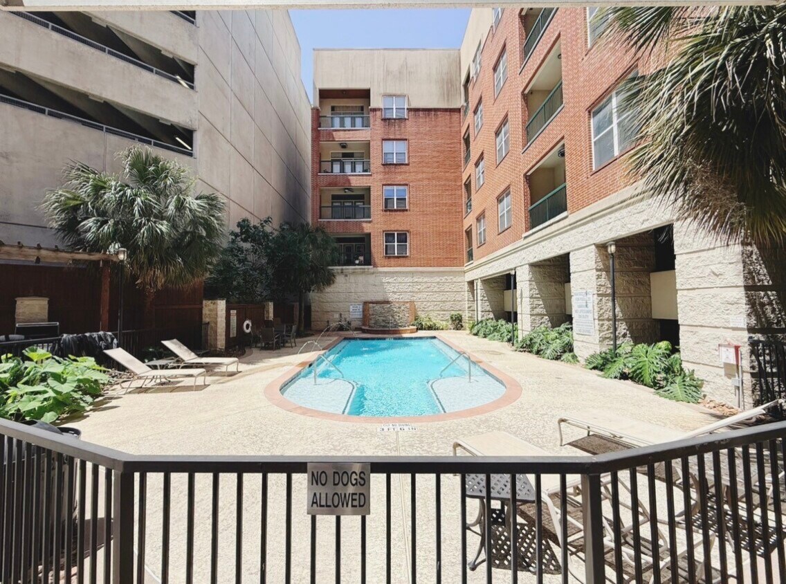 Foto del edificio - 300 St Joseph Pkwy