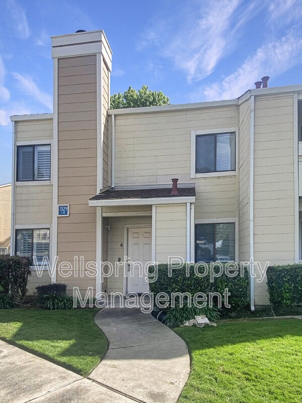 Building Photo - 1529 Pyrenees Ave