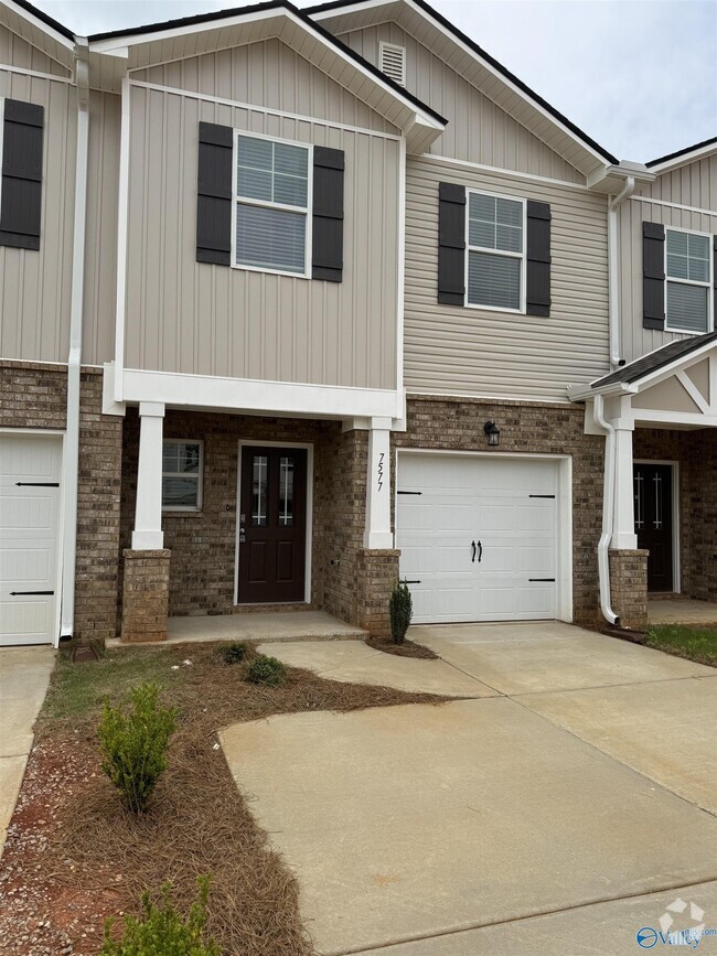 Building Photo - 7577 Discovery Pt Dr NW