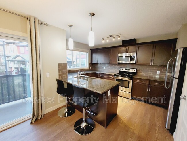 Photo du bâtiment - 1784 Cunningham Way SW
