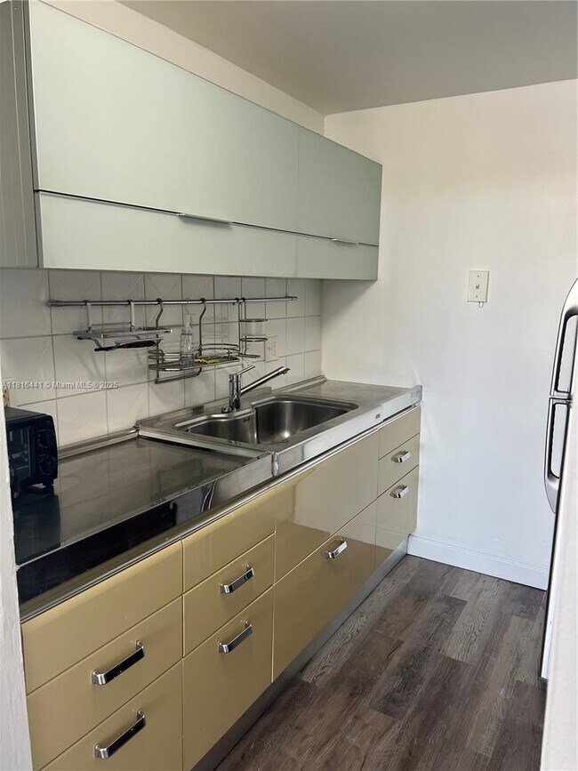 Foto del edificio - 2020 NE 135th St