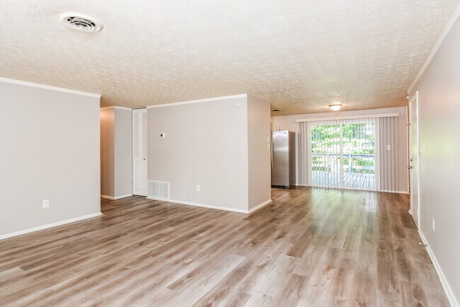 Building Photo - 1860 Suwanee Ridge Ct NW