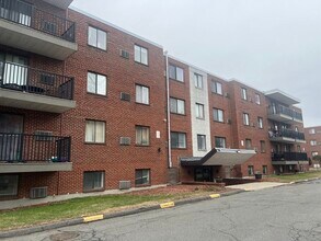 Building Photo - 800 Governors Dr