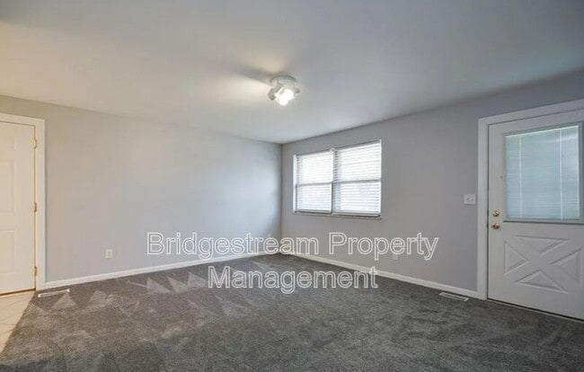 Foto del edificio - 7712 Redbank Ln