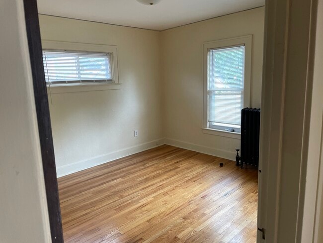 Building Photo - 1380 Somerset Ave