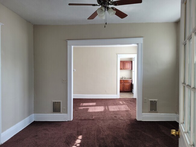 Building Photo - 307 Ridgeway Ave