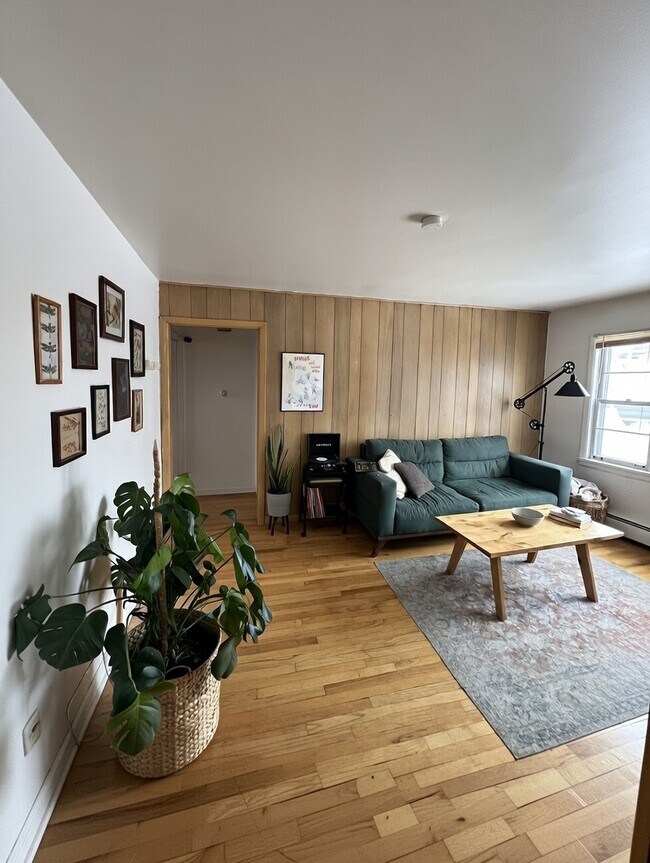 Sala de estar - 933 College Ave