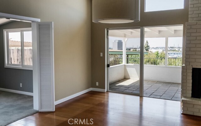 Foto del edificio - 475 Cliff Dr