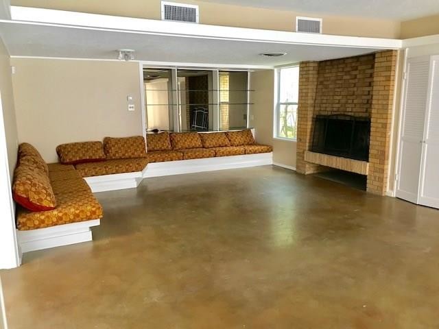 Building Photo - 5905 Highland Hills Dr