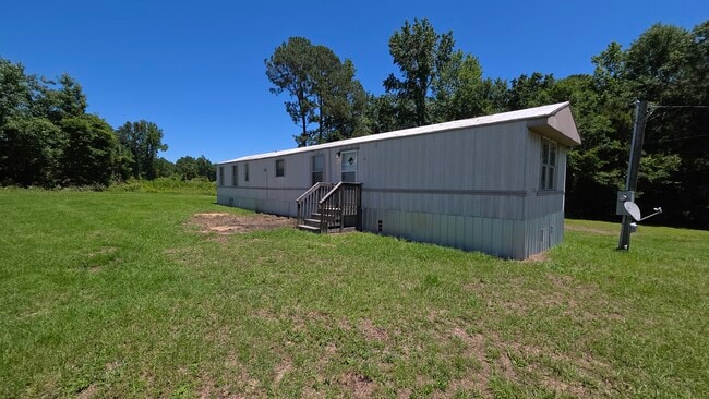 Building Photo - 77 Saturn Ln