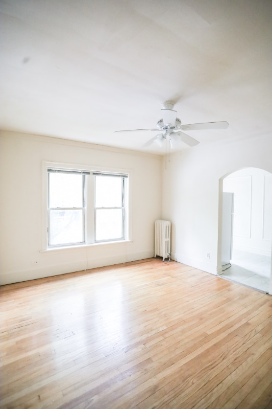 Photo - 1100 W Roscoe St (Chicago, IL)