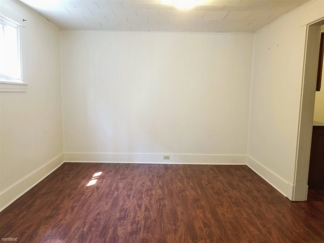 Building Photo - 2 br, 1 bath Duplex - 371 Hulton Road