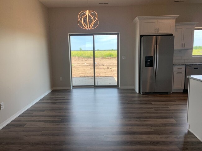 Foto del edificio - Brand New Spacious 2-Story with 3 bedrooms/2.5 bathrooms in North Lincoln