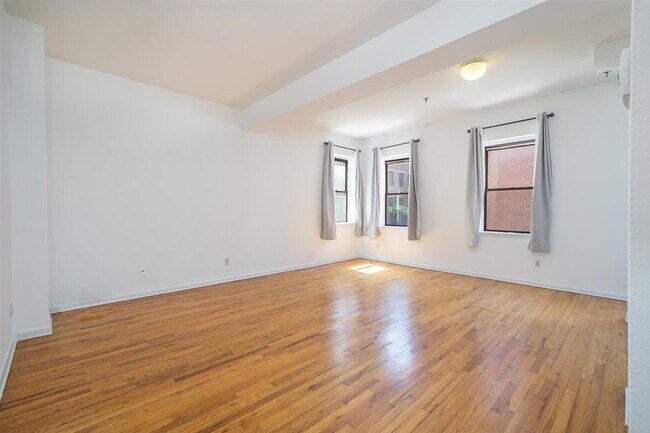 Building Photo - 227 Christopher Columbus Dr