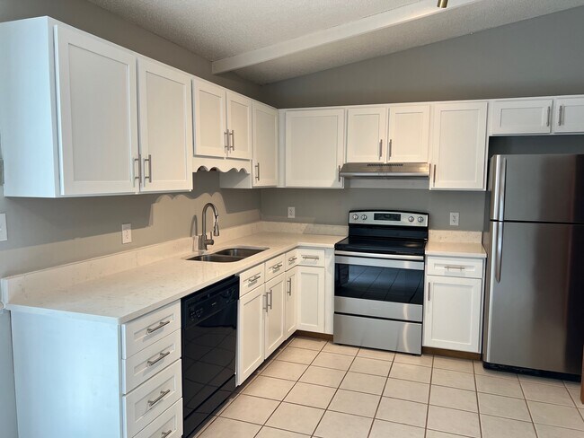 Cocina recién renovada - 116 Lookout Dr