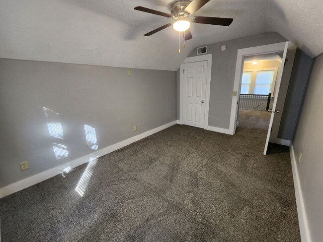 Foto del edificio - 1510 W 6th St