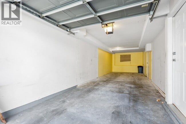 Building Photo - 6833 Livingstone Pl