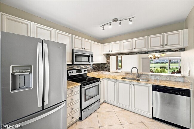 Building Photo - 5980 Amherst Dr