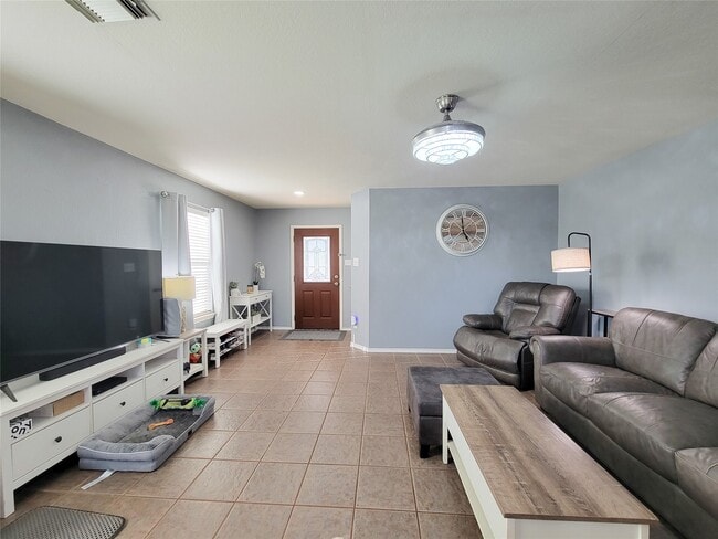 Building Photo - 18235 Valebluff Ln