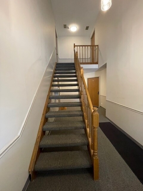 Foto del edificio - 624 Berkley Ct