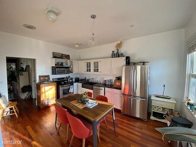 Foto del edificio - 2 br, 1.5 bath Condo - 12 Benefit Street 2