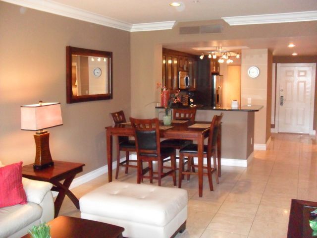 Foto del edificio - Meridian - Fully Furnished Luxury Condo w/Tennis Court & Main Pool Views.