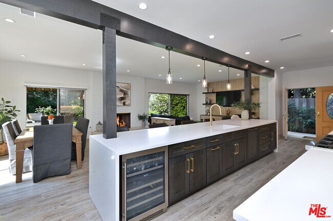 Foto del edificio - 16142 Bayberry Pl