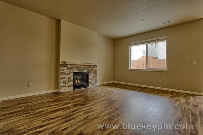 Foto del edificio - Hazel Dell  4 bed, 3 bath with Easy access...