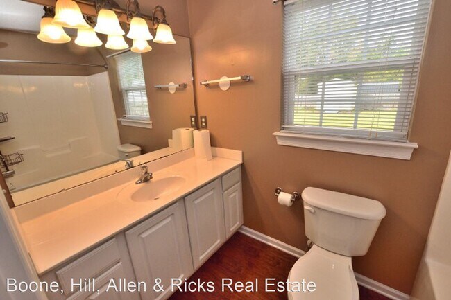 Building Photo - 3 br, 2 bath House - 712 Westview Court