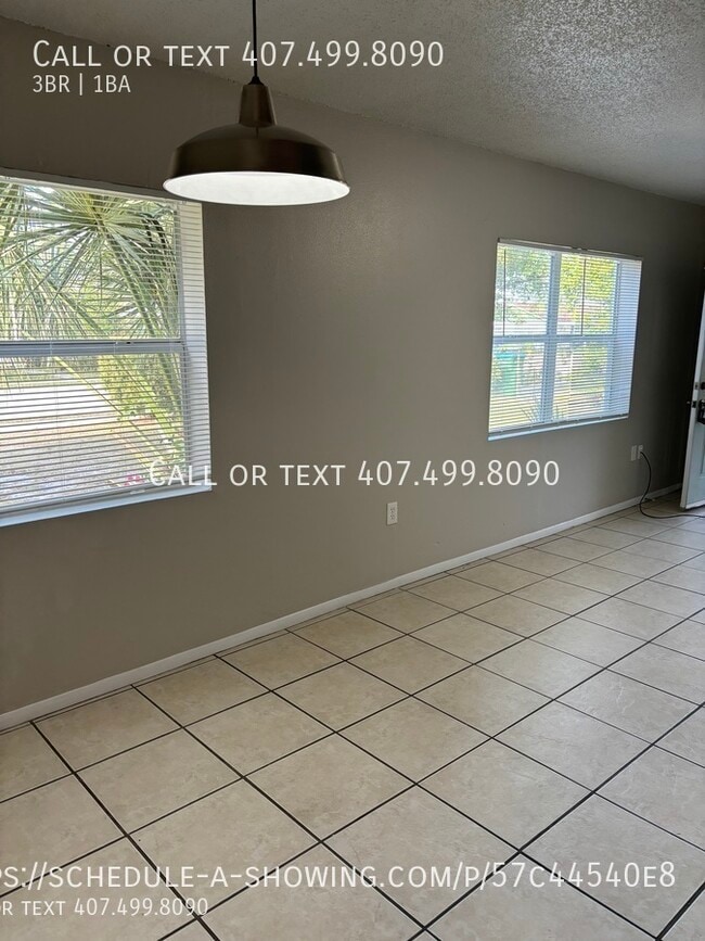 Building Photo - 830 Carver Street | $1845 | 3 beds, 1 full...