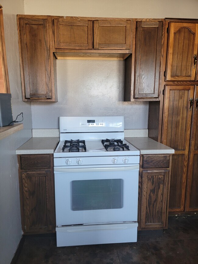 Foto del edificio - 2215 E Elm Ave