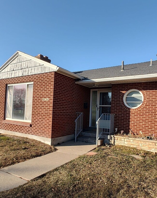 Building Photo - GORGEOUS Salt Lake Home!!!