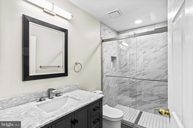 Building Photo - 3112 River Bend Ct