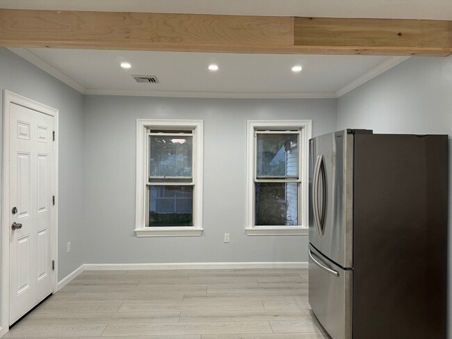 Building Photo - 107 Harrison St