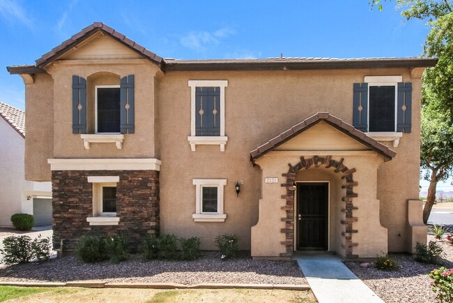 Building Photo - 2121 E Huntington Dr